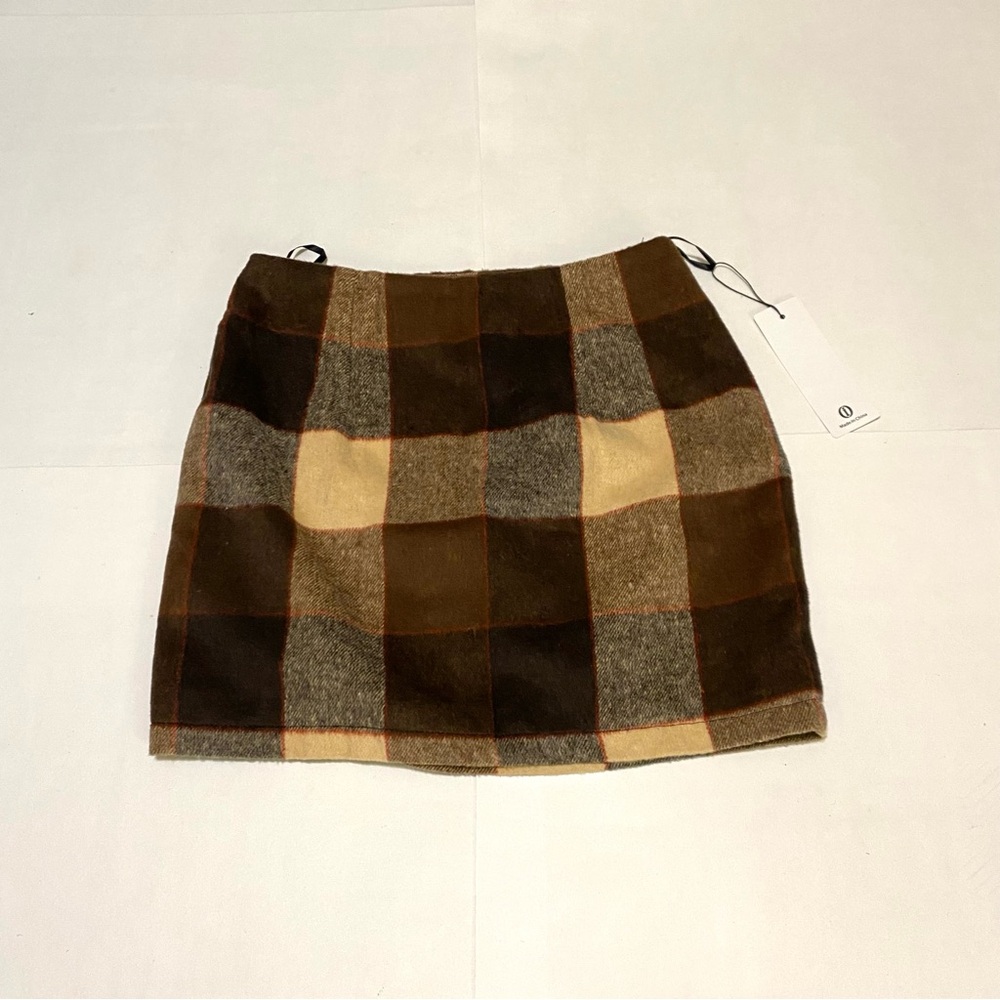 Chic Checkered Mini Skirt in Brown and Tan